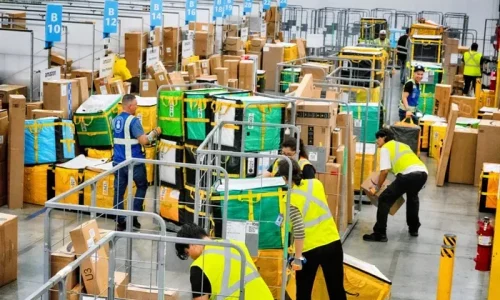 Amazon Is World Leader in Annual Sales, Topping Walmart for the First Time