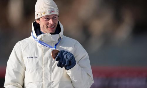 Biatleta noruego lamenta confesión en TV que eclipsó oro olímpico de su compañero
