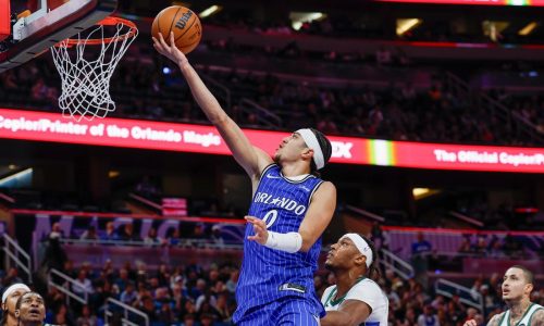 Black anota 26 y Bane suma 25 en victoria del Magic 118-99 sobre Bucks