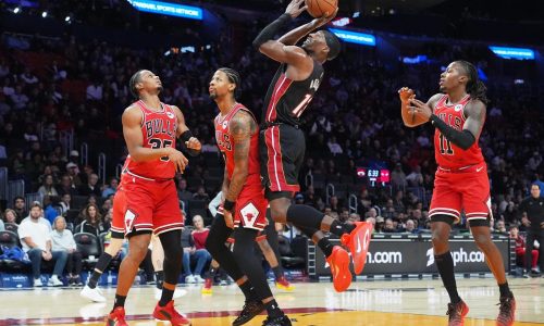 Heat logra ventaja de 54 puntos y vence a Bulls 134-91 con Adebayo y Larsson anotando 20 cada uno