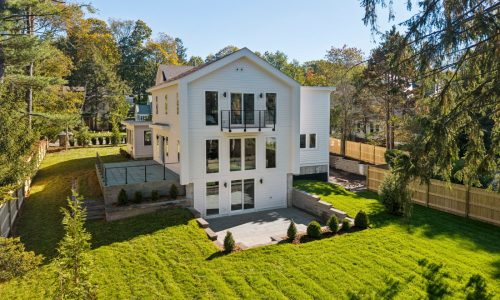 Hot Property: This Waban Colonial has back