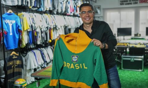 Pelé’s 1966 World Cup jacket draws new fans after Bad Bunny wears it at concerts in Brazil