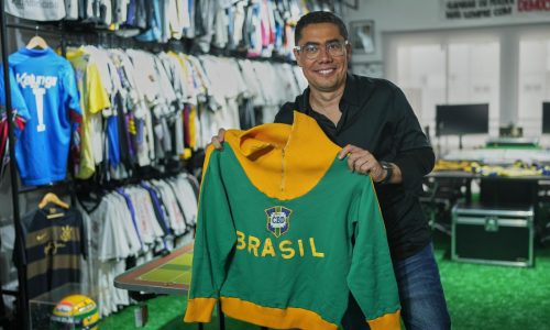 Chaqueta de Pelé del Mundial 1966 atrae nuevos fans tras ser lucida por Bad Bunny en Brasil