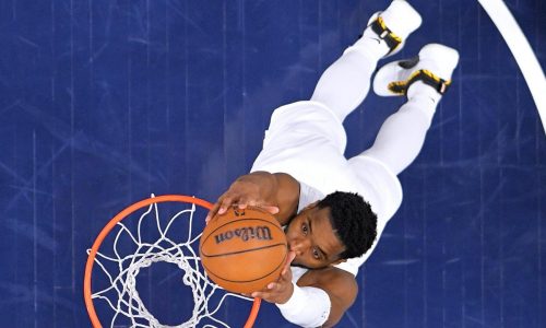 Cavaliers aplastan a Clippers por 124-89 tras el canje Garland-Harden