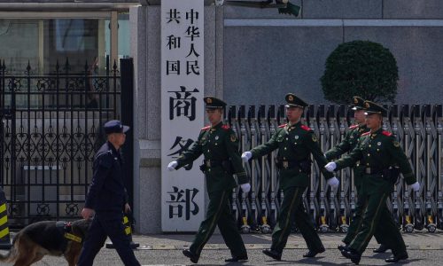 China pone a empresas japonesas en listas de control de exportaciones entre tensiones crecientes