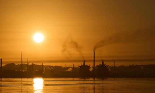 Refinería cubana sufre un incendio; no se reportan muertos ni heridos