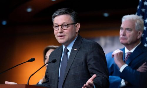 Cámara de Representantes frena aranceles de Trump a Canadá en inusual reprimenda bipartidista