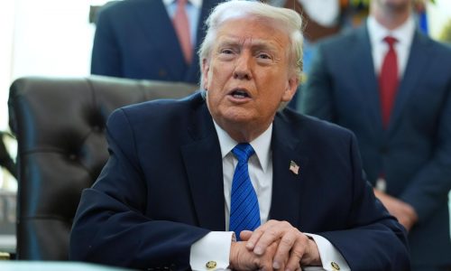 Trump negocia con los demócratas para evitar un cierre del gobierno