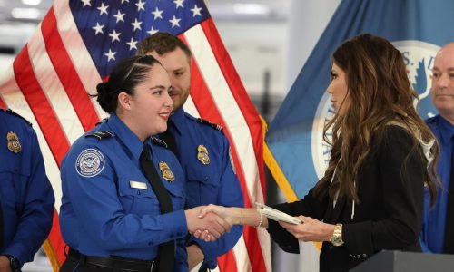 Seguridad Nacional suspende los programas de seguridad aeroportuaria TSA PreCheck y Global Entry