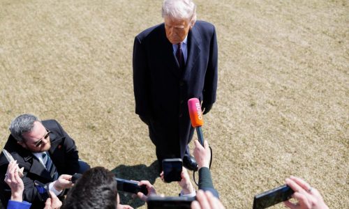 Trump plantea la posibilidad de una “toma amistosa de Cuba” tras conversaciones con La Habana