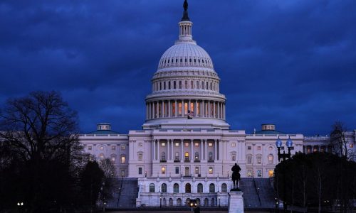 Trump usará discurso del Estado de la Unión para defender su agenda y atacar fallo sobre aranceles