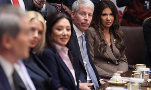 Trump dice que el gobierno federal no intervendrá en protestas en ciudades demócratas sin solicitud