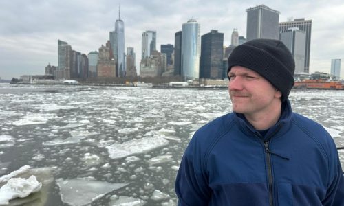 Sistema de tormentas azota en sureste de EEUU y activa alertas de tornado y fuertes vientos