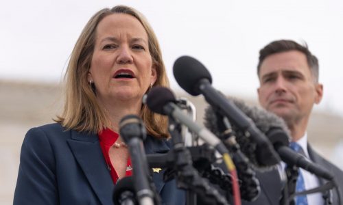 Estados demandan al gobierno de Trump por cambios a recomendaciones de vacunas infantiles