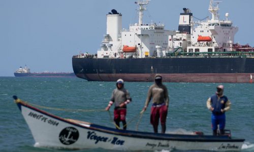 EEUU busca apoderarse de petrolero y 2 millones de barriles de crudo incautados frente a Venezuela