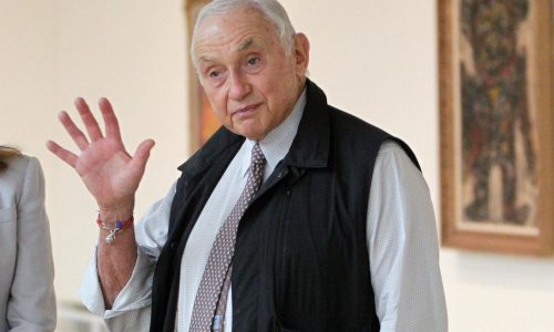 Multimillonario Les Wexner dice que Epstein fue “un estafador de primera” que “me engañó”