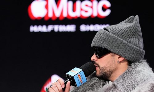 Concurso de dobles de Bad Bunny en San Francisco atrae a cientos de fans