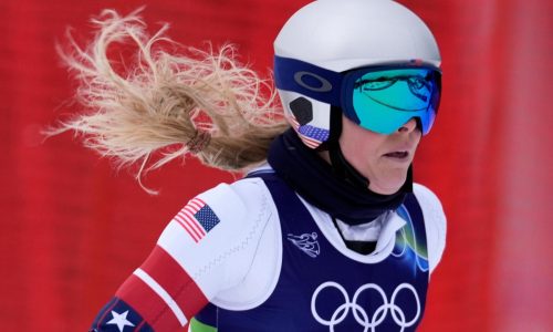 Lindsey Vonn completa otro entrenamiento y está lista para competir con la rodilla lesionada
