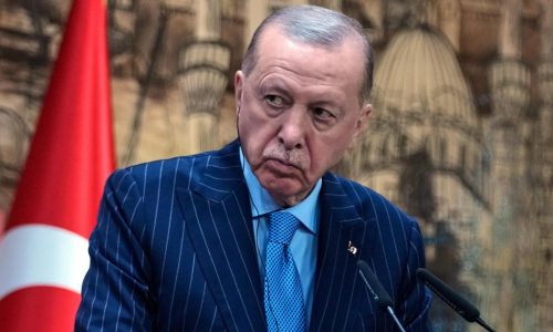 Erdogan reorganiza el gobierno turco: sustituye a los ministros de Justicia e Interior