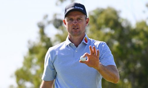 Justin Rose ofrece una actuación estilo Woods en Torrey Pines y lidera por 6 golpes