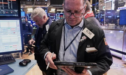 Wall Street bounces back as tech stocks recover and bitcoin stops plunging