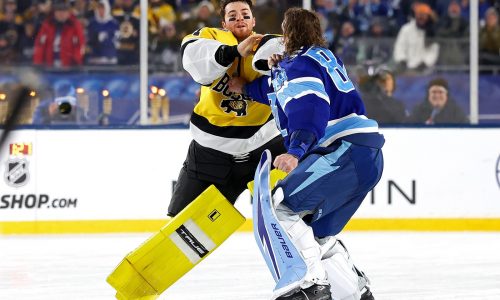 Jeremy Swayman, Andrei Vasilevskiy stage friendly punch-up on outdoor stage