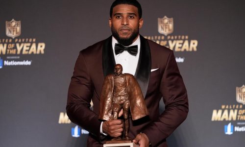 Bobby Wagner, estrella de Commanders, nombrado Hombre del Año de la NFL