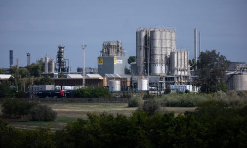 Hungría amenaza con bloquear sanciones de la UE a Rusia por interrupción de los envíos de petróleo