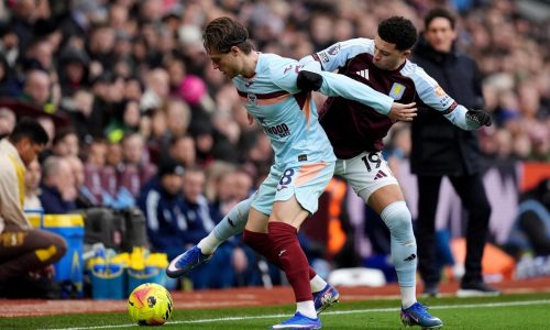 Aston Villa pierde ante Brentford y complica su lucha por el título; Man United vuelve a ganar