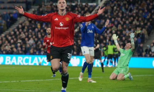 El supersuplente vuelve a marcar: Sesko da al Man United el triunfo en Everton