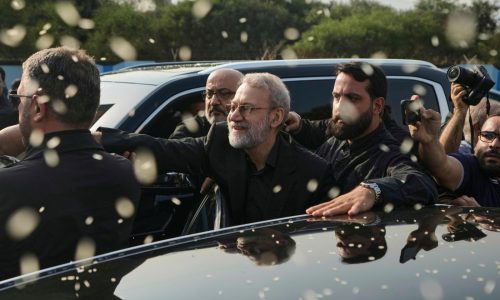 Alto funcionario de Irán viaja a Omán, posiblemente con mensaje sobre negociaciones