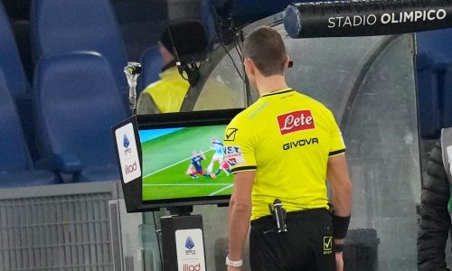 El alcance del VAR se amplía para incluir córners y segundas amarillas
