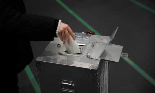Inicia proceso electoral en Japón; primera ministra espera gran victoria de su partido