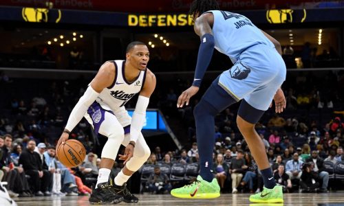 Kings ponen fin a racha de 16 derrotas; Westbrook y Achiuwa lideran triunfo 123-114 ante Grizzlies