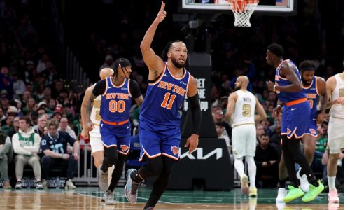 Con 31 puntos, Brunson impulsa victoria 111-89 de los Knicks ante Celtics