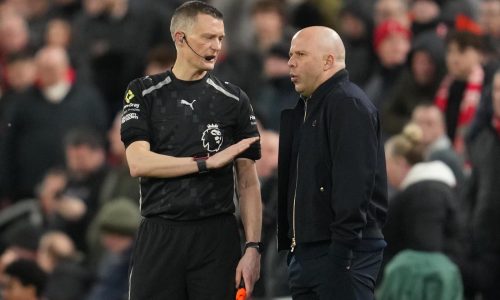 Arne Slot reduce sus expectativas para el Liverpool esta temporada