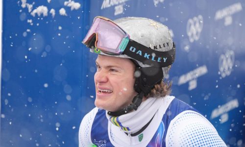 El todo o nada del esquiador Lucas Pinheiro Braathen: oro para Brasil y caída en eslalon