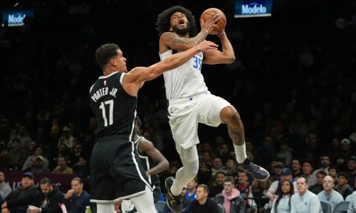 Mavericks vencen a Nets por 123-114; ambos equipos llegan apenas al partido por ventisca