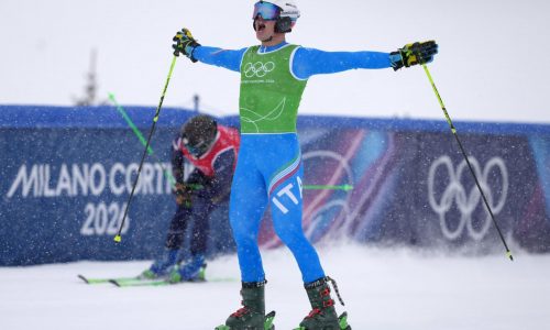 Los esquiadores italianos ganan otro oro y plata para los anfitriones en skicross masculino