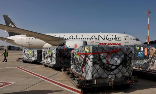 Ataque a Irán interrumpe los vuelos en Oriente Medio y más allá