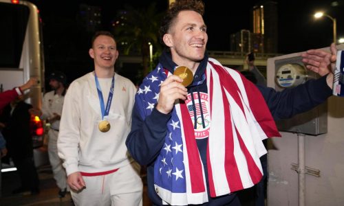 US men’s Olympic hockey team lands at Joint Base Andrews on its way to State of the Union
