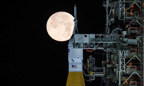 NASA hit by fuel leaks during a practice countdown of the moon rocket that will fly with astronauts