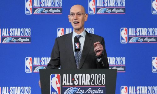 Comisionado de NBA habla con gerentes sobre opciones contra ‘tanking’, dicen fuentes de AP