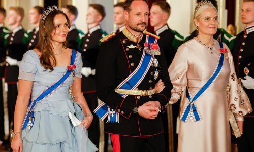 Princesa de Noruega pide disculpas por sus contactos con Epstein