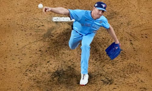 Orioles suman al veterano derecho Chris Bassitt a rotación mejorada, dice fuente a la AP