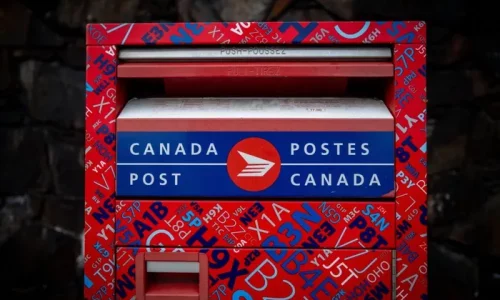 Ottawa Gives Canada Post a $1.01-Billion Loan Amid Ongoing Financial Struggles