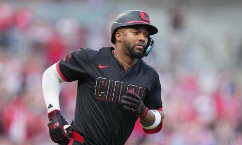 Miguel Andújar y Padres de San Diego pactan por un año y 4 millones, según fuente de AP