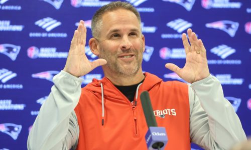 Patriots offensive coordinator Josh McDaniels named assistant coach of the year