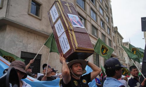 AP Explica: Perú destituye a su séptimo presidente en una década y busca otro para sólo cinco meses