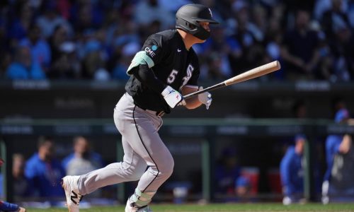 Murakami se repone a demora por el tráfico antes de debutar en la Liga del Cactus con Medias Blancas